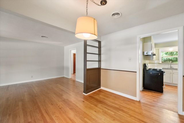 1124 W Tucker Boulevard, Arlington, TX 76013