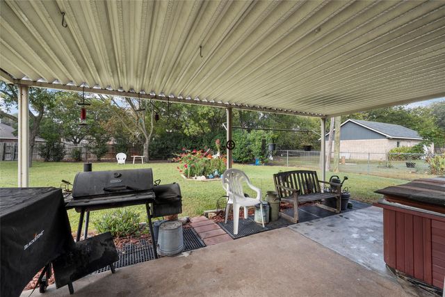 221 Crockett Lane, Hewitt, TX 76643