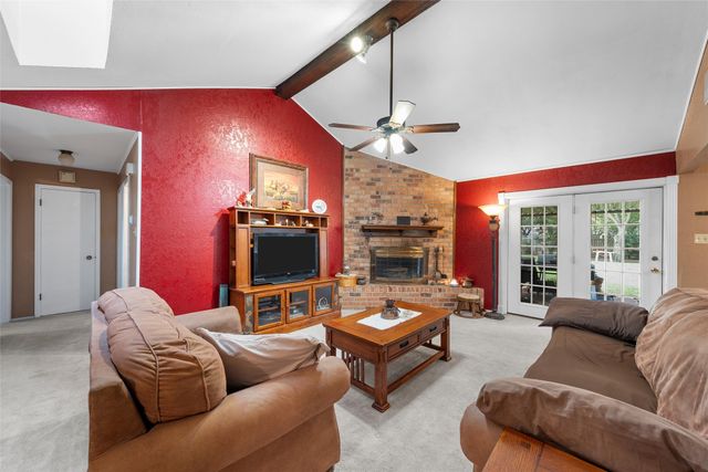 221 Crockett Lane, Hewitt, TX 76643