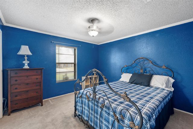 221 Crockett Lane, Hewitt, TX 76643