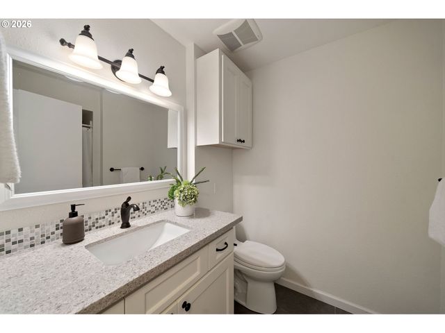 67 CONDOLEA Ter, Lake Oswego, OR 97035