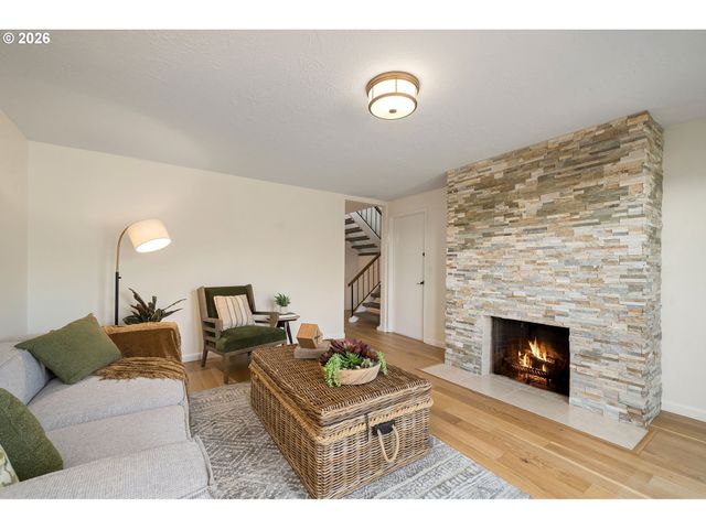 67 CONDOLEA Ter, Lake Oswego, OR 97035