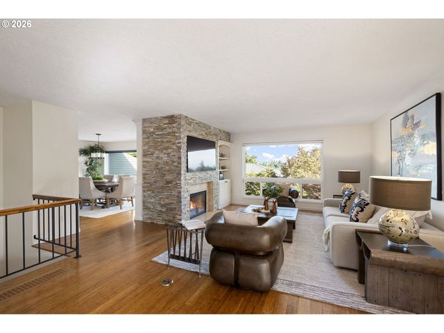 67 CONDOLEA Ter, Lake Oswego, OR 97035