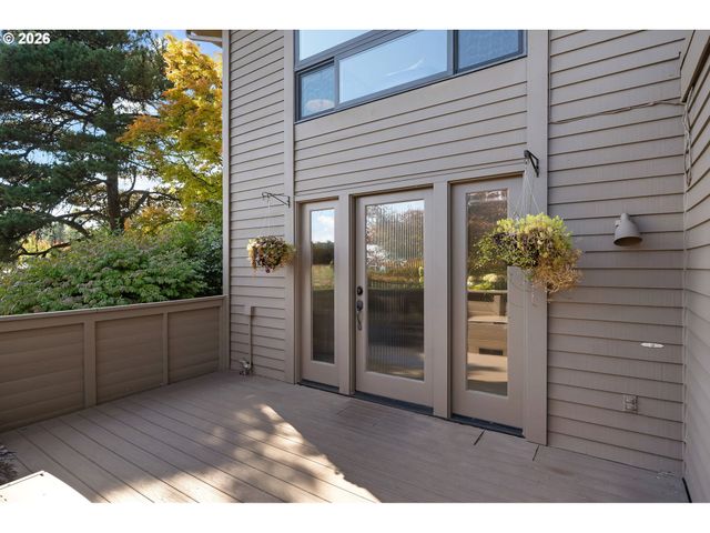67 CONDOLEA Ter, Lake Oswego, OR 97035