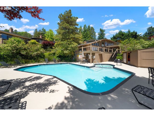 67 CONDOLEA Ter, Lake Oswego, OR 97035