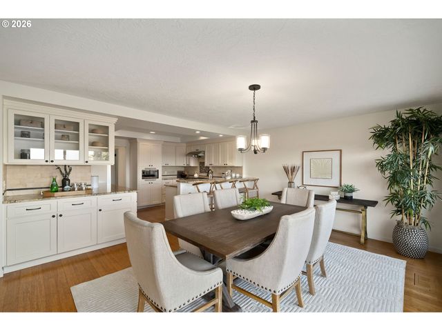 67 CONDOLEA Ter, Lake Oswego, OR 97035