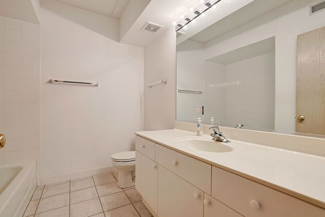 55 S Hale Street 109, Palatine, IL 60067