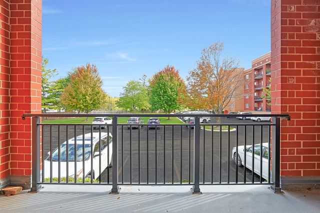 55 S Hale Street 109, Palatine, IL 60067