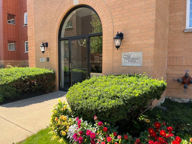 55 S Hale Street 109, Palatine, IL 60067