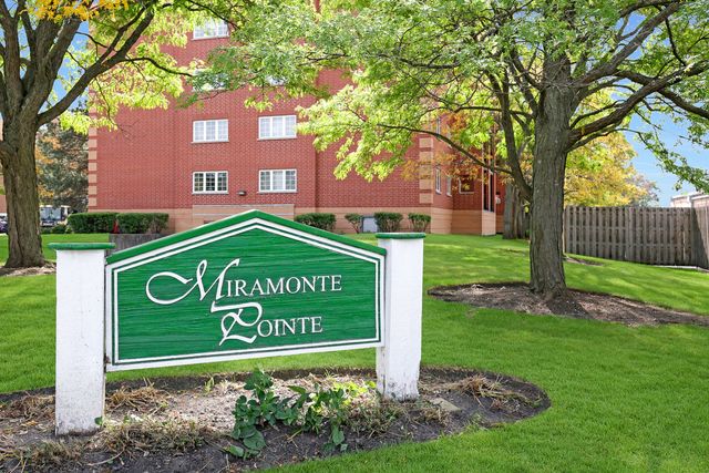55 S Hale Street 109, Palatine, IL 60067