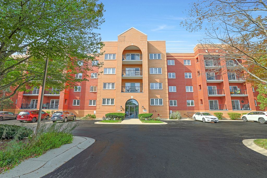 55 S Hale Street 109, Palatine, IL 60067