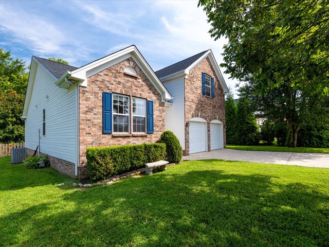 440 Creekside Ln, Spring Hill, TN 37174