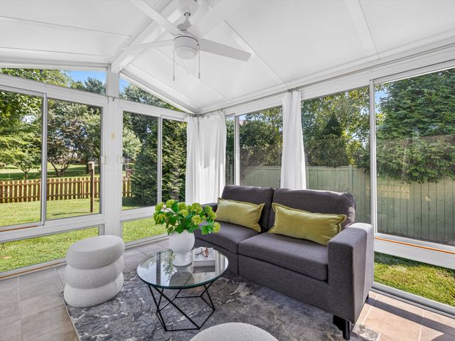 440 Creekside Ln, Spring Hill, TN 37174
