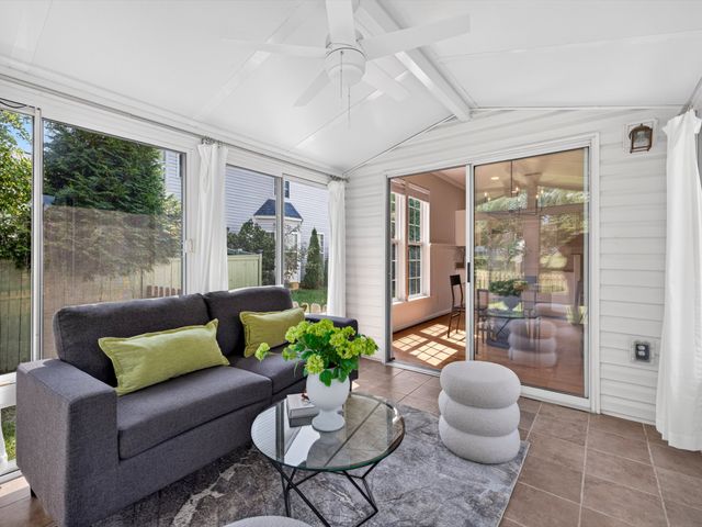 440 Creekside Ln, Spring Hill, TN 37174