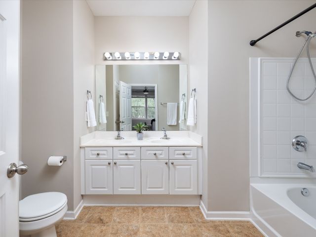 440 Creekside Ln, Spring Hill, TN 37174