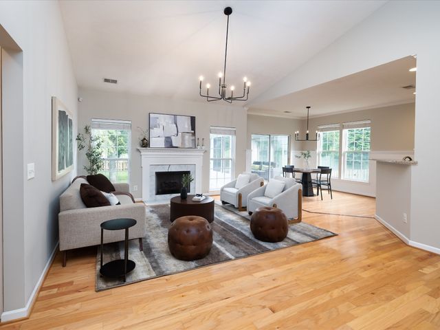 440 Creekside Ln, Spring Hill, TN 37174