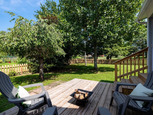 440 Creekside Ln, Spring Hill, TN 37174