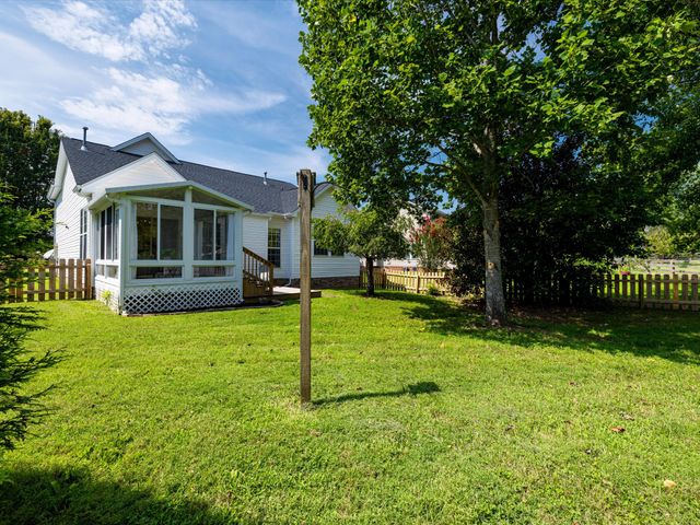 440 Creekside Ln, Spring Hill, TN 37174