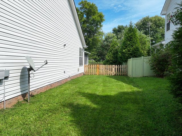 440 Creekside Ln, Spring Hill, TN 37174