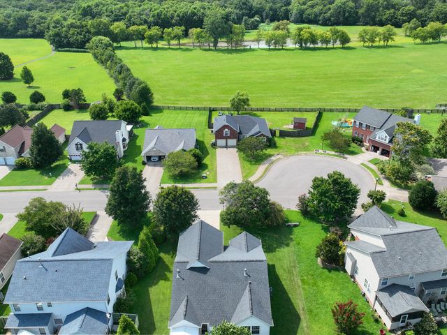 440 Creekside Ln, Spring Hill, TN 37174