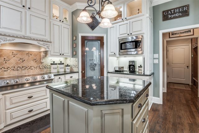 4041 Blackchamp Road, Midlothian, TX 76065