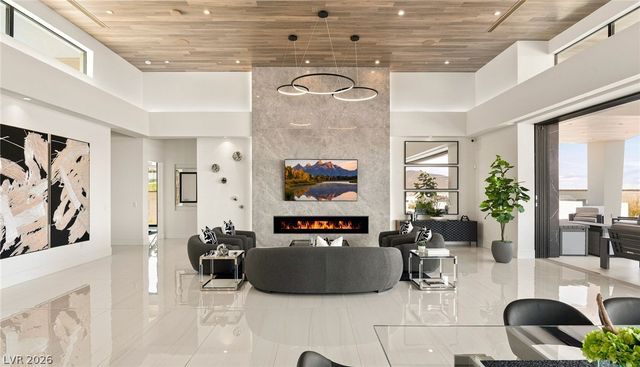 4 Chisel Crest Court, Henderson, NV 89012