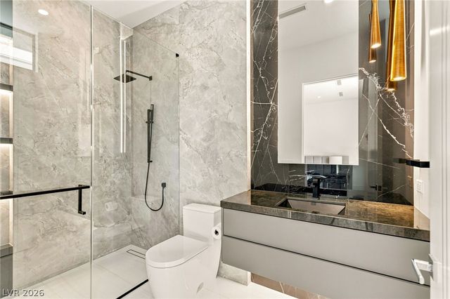 4 Chisel Crest Court, Henderson, NV 89012