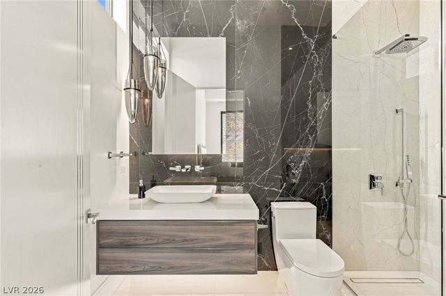 4 Chisel Crest Court, Henderson, NV 89012