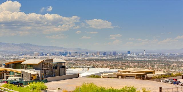 4 Chisel Crest Court, Henderson, NV 89012