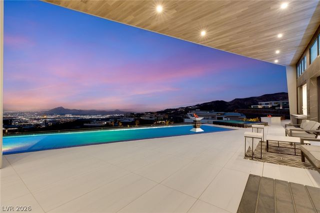 4 Chisel Crest Court, Henderson, NV 89012