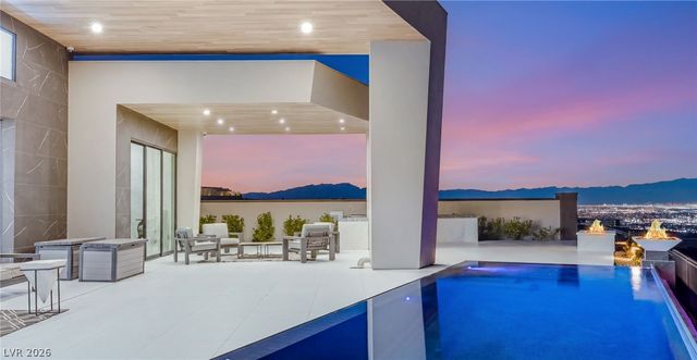 4 Chisel Crest Court, Henderson, NV 89012