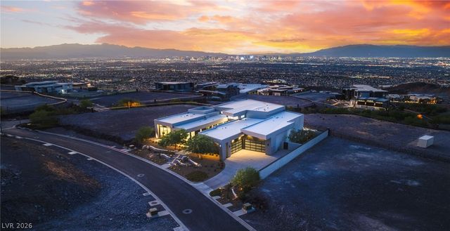 4 Chisel Crest Court, Henderson, NV 89012