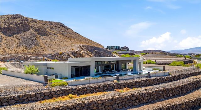 4 Chisel Crest Court, Henderson, NV 89012