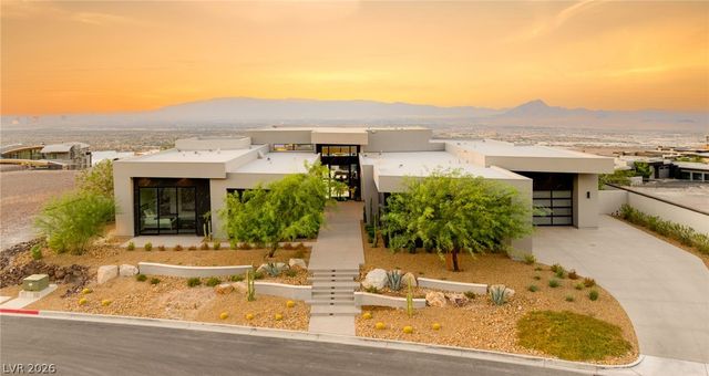 4 Chisel Crest Court, Henderson, NV 89012
