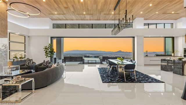 4 Chisel Crest Court, Henderson, NV 89012