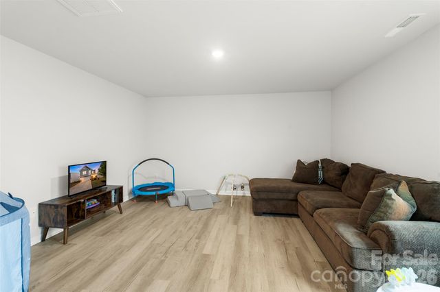 196 Brentwood Drive, Statesville, NC 28625