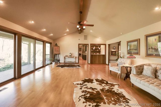 6124 S Louisville Avenue, Tulsa, OK 74136