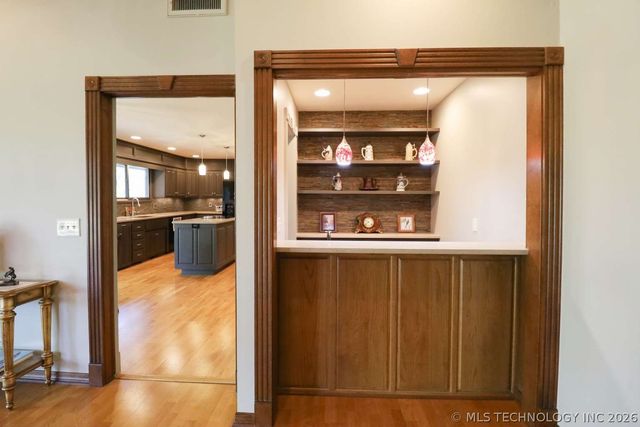 6124 S Louisville Avenue, Tulsa, OK 74136