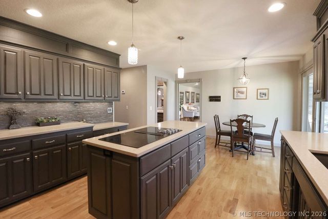 6124 S Louisville Avenue, Tulsa, OK 74136