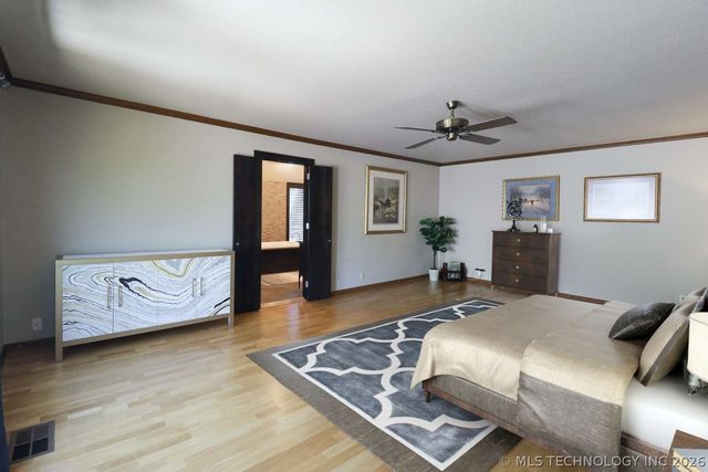 6124 S Louisville Avenue, Tulsa, OK 74136