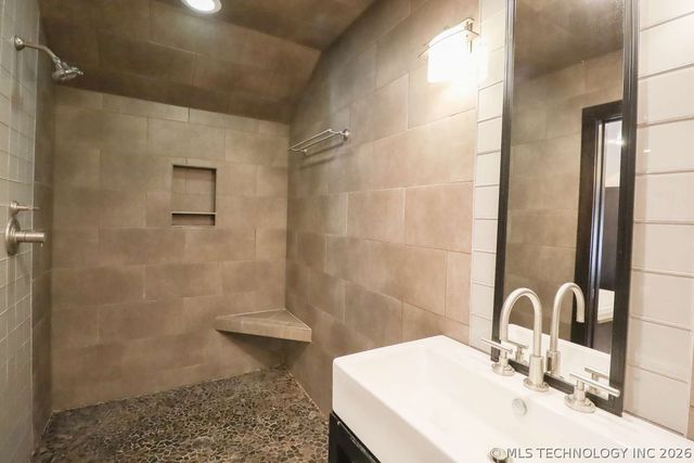 6124 S Louisville Avenue, Tulsa, OK 74136