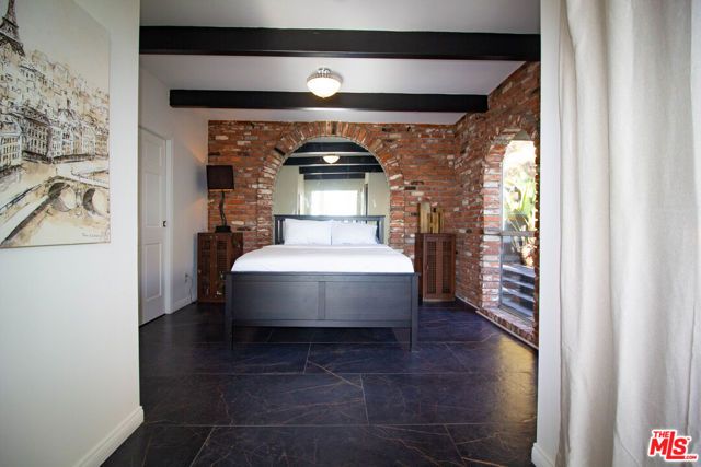 2144 Sunset Plaza Drive, Los Angeles, CA 90069
