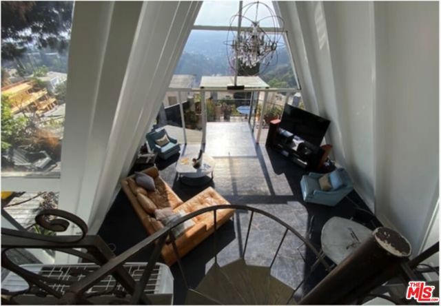 2144 Sunset Plaza Drive, Los Angeles, CA 90069