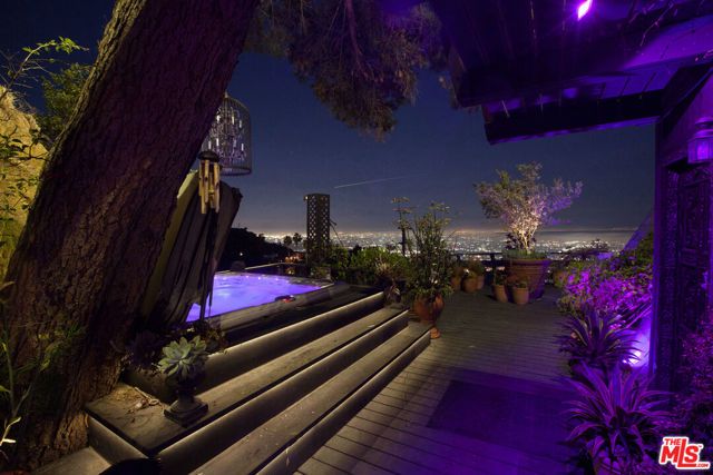 2144 Sunset Plaza Drive, Los Angeles, CA 90069