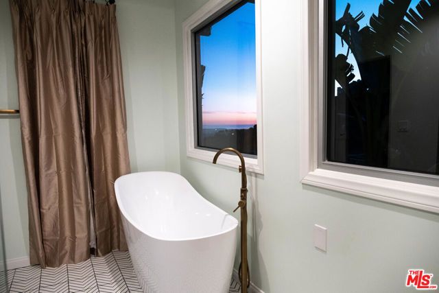 2144 Sunset Plaza Drive, Los Angeles, CA 90069