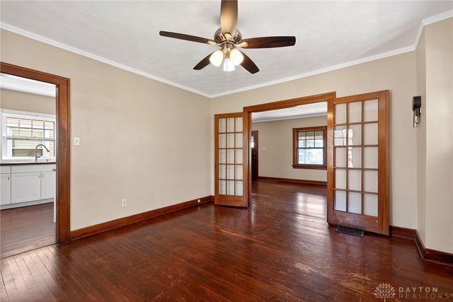 125 E Siebenthaler Avenue, Dayton, OH 45405