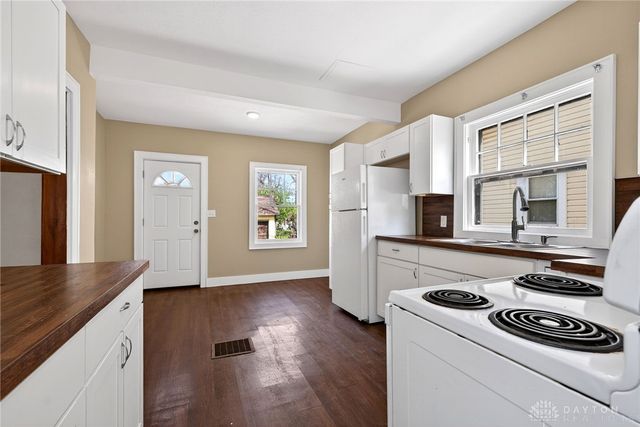 125 E Siebenthaler Avenue, Dayton, OH 45405