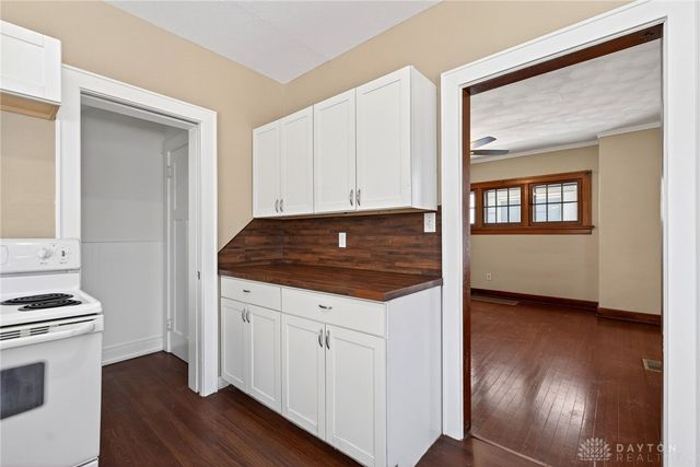 125 E Siebenthaler Avenue, Dayton, OH 45405