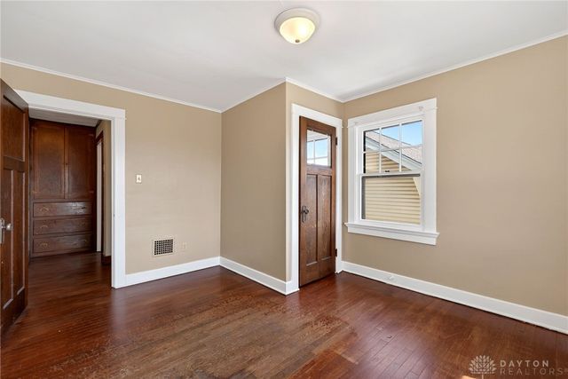 125 E Siebenthaler Avenue, Dayton, OH 45405