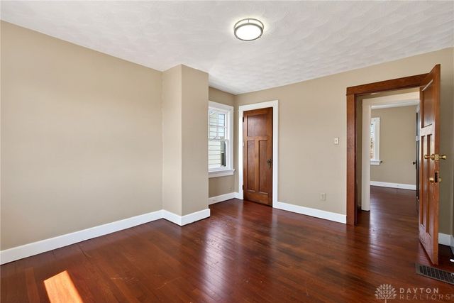 125 E Siebenthaler Avenue, Dayton, OH 45405